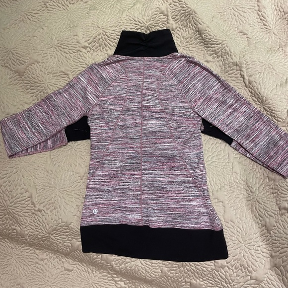 Lululemon half zip top - Picture 8 of 8